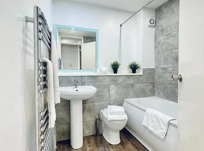 Bijou Merchant With Parking グラスゴー