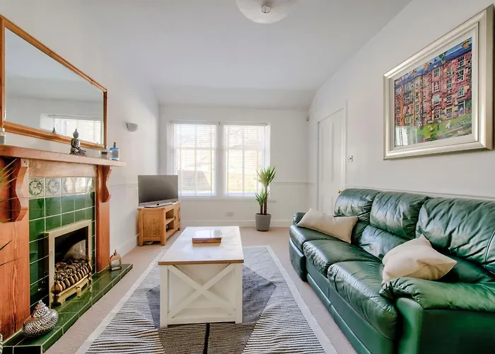 Angel Mews - Magical Mews In Heart Of Westend