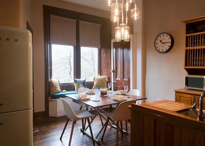 شقة Beautiful, Traditional 2 Bed Flat W Free Parking - Pass The Keys غلاسغو