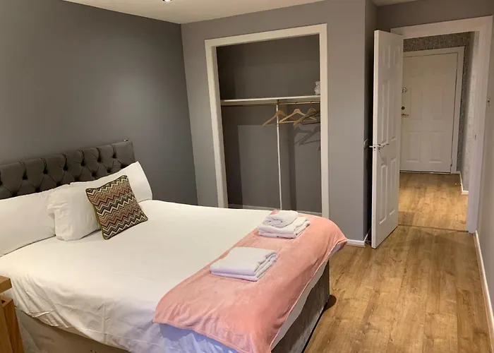 Stunning 2 Bed Merchant With Residents Parking Διαμέρισμα