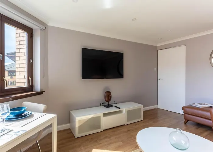 Stunning 1 Bed Merchant With Parking Appartamento