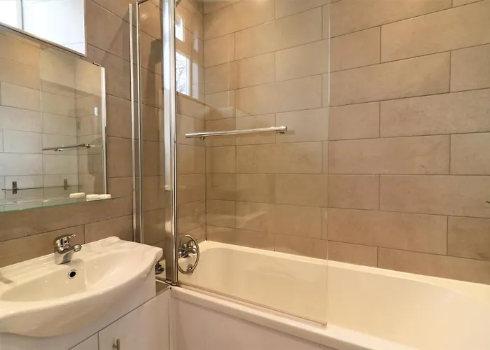 Signature - Railway Glasgow