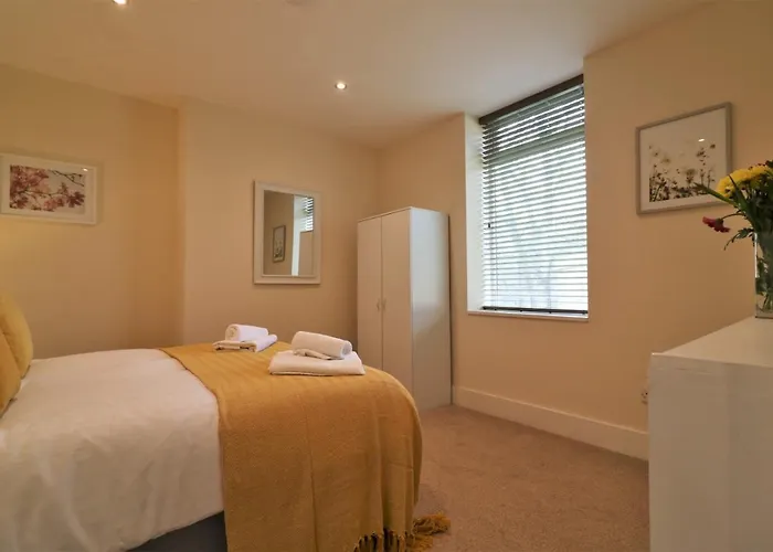 Signature - Railway Apartment *