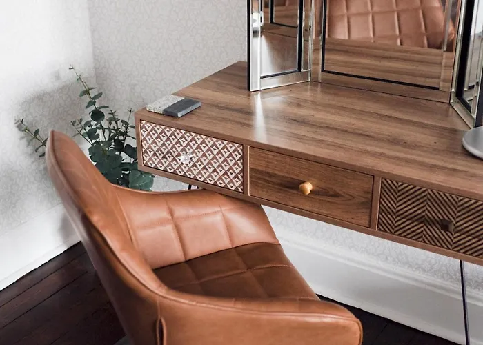 Beautiful, Traditional 2 Bed Flat W Free Parking - Pass The Keys شقة غلاسغو