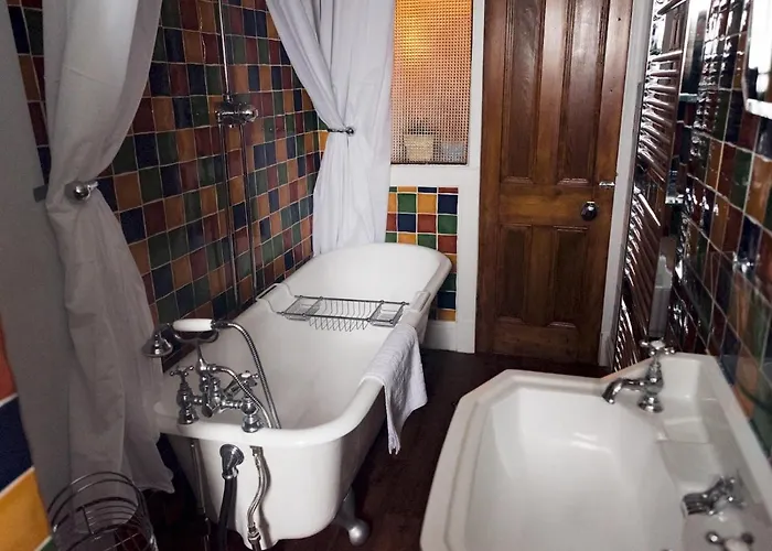 Beautiful, Traditional 2 Bed Flat W Free Parking - Pass The Keys شقة غلاسغو