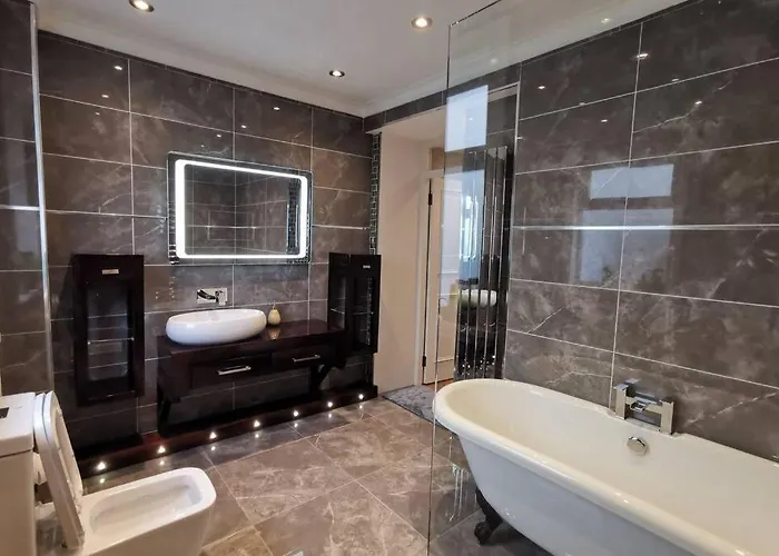 Broomfield South Luss