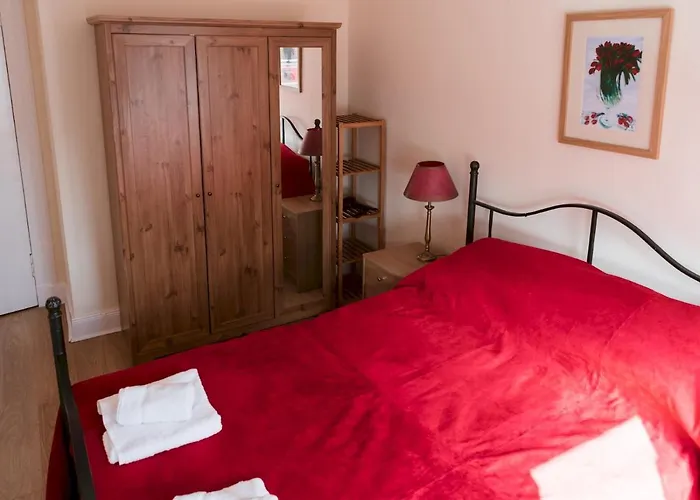 Bright 2 Bed Ground Floor Flat Next To Byres Road غلاسغو