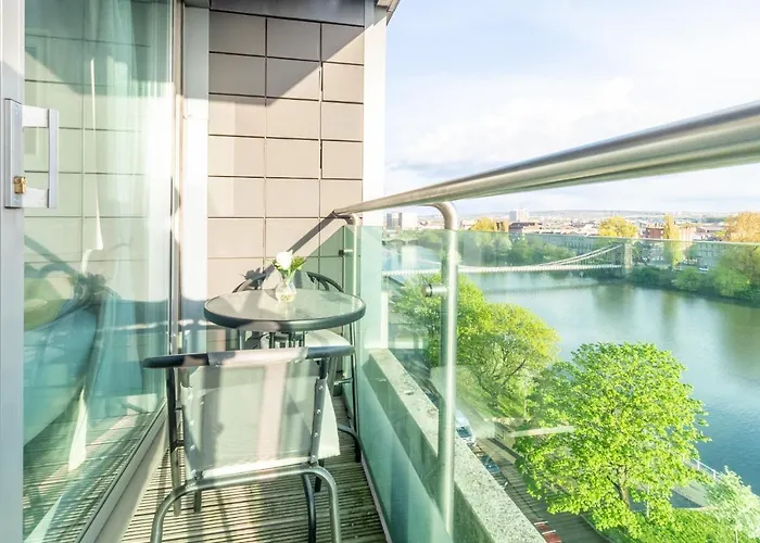 Luxury Riverview Centre *