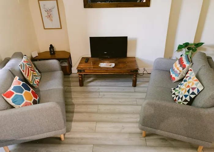 Bright 2 Bed Ground Floor Flat Next To Byres Road Apartman