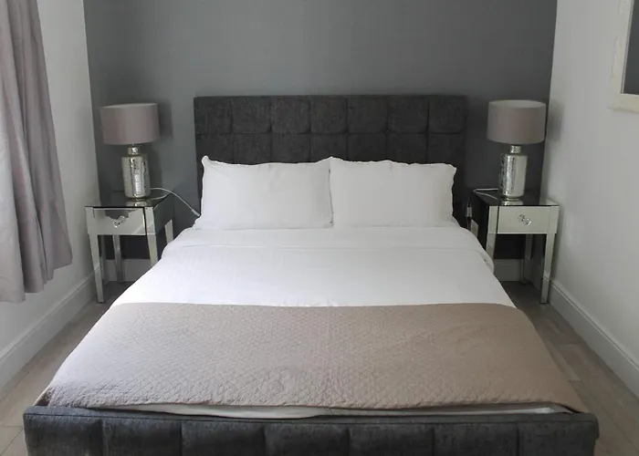 2 Bedroom At Secc Hydro Free Parking アパート