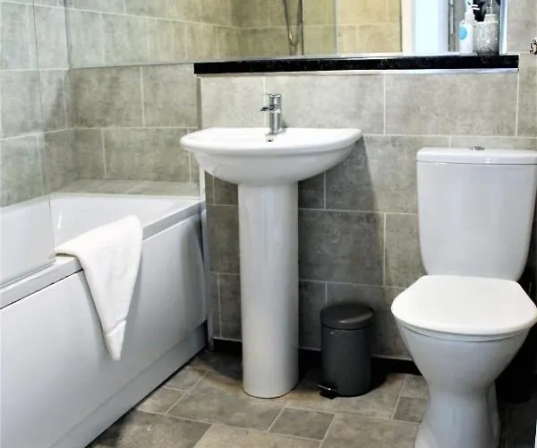 アパート 2 Bedroom At Secc Hydro Free Parking