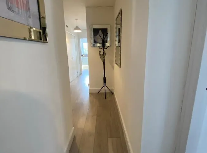 アパート 2 Bedroom At Secc Hydro Free Parking