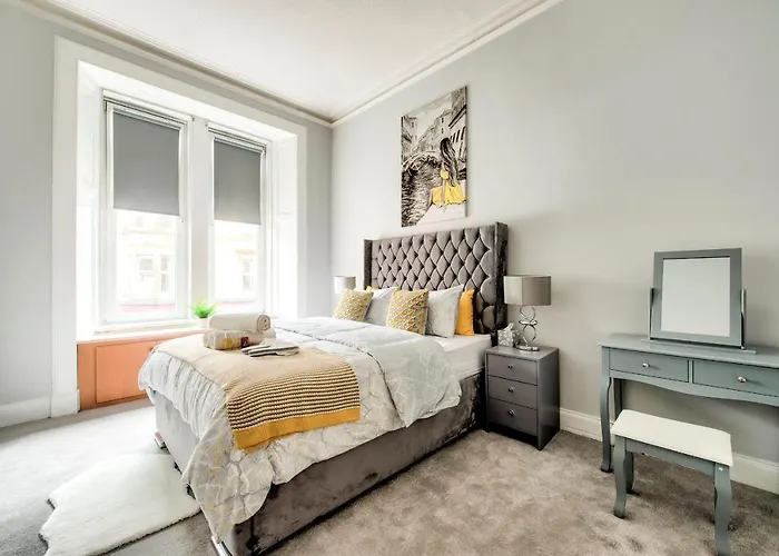 Pass The Keys Stylish 2 Bed In Heart Of West End