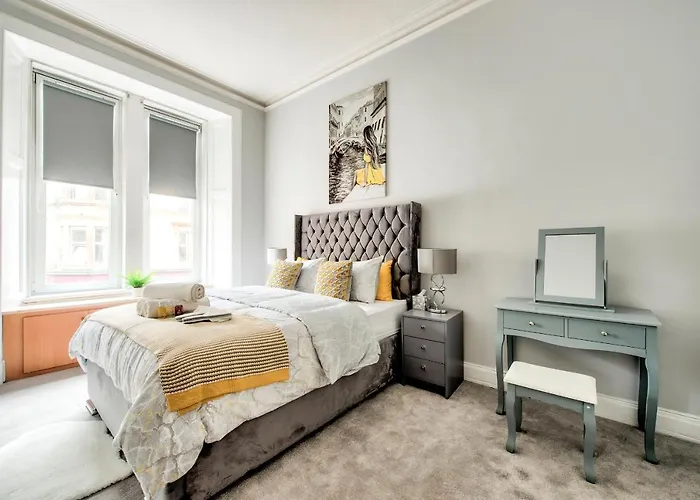 Pass The Keys Stylish 2 Bed In Heart Of West End