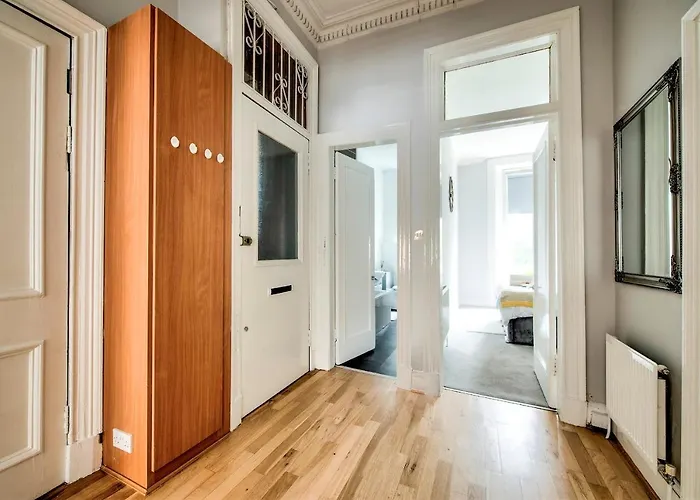 Pass The Keys Stylish 2 Bed In Heart Of West End Apartman Glasgow