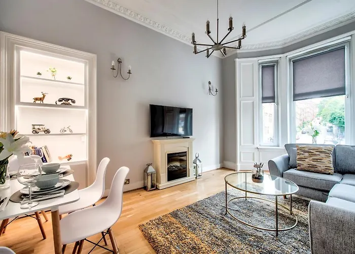 Pass The Keys Stylish 2 Bed In Heart Of West End Apartment *