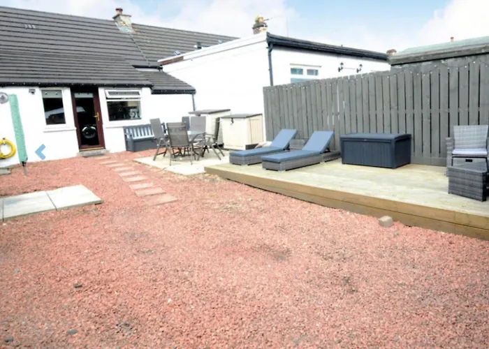 Cheerful One Bedroom With Parking Space. בית נופש