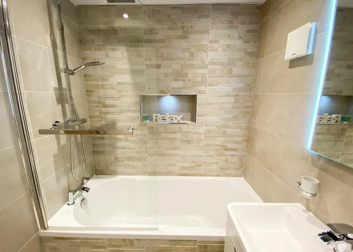 2bd City Centre - Free Private Parking *