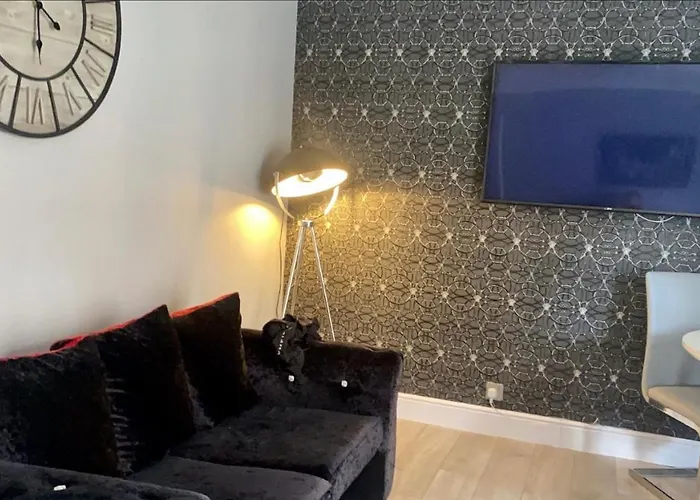 Appartamento 2 Bedroom At Secc Hydro Free Parking *