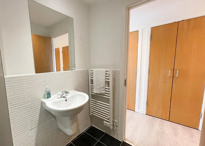 Executive 10th Floor Studio Flat דירה *