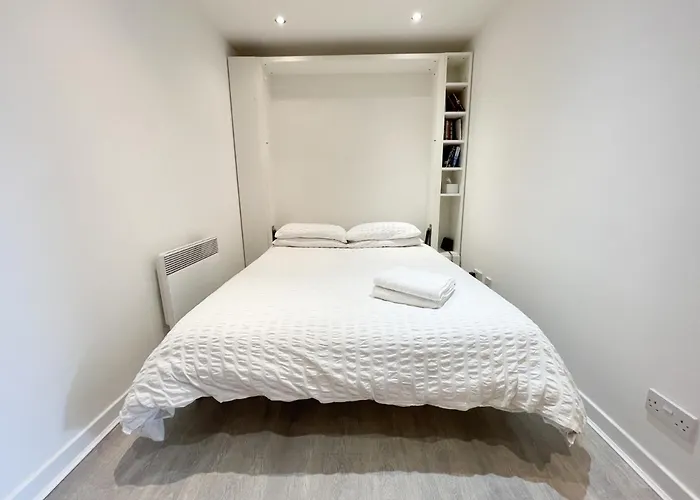 Executive 10th Floor Studio Flat * Glasgow