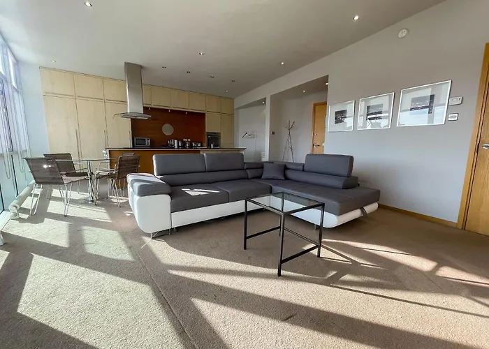 Centre 2-bed Parking Jacuzzi Bath