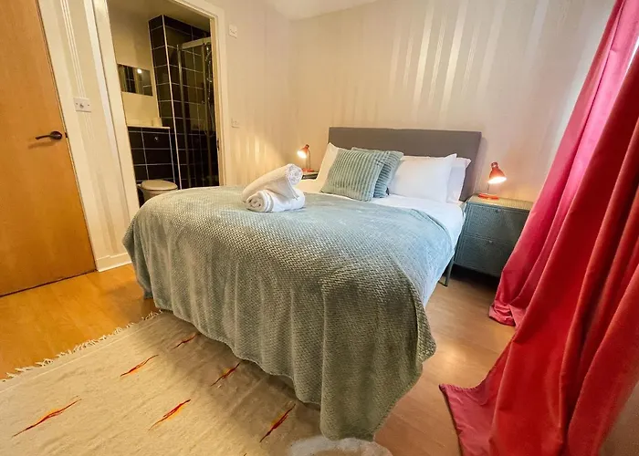 Kelvingrove 2 Bedroom - Private Parking Appartement