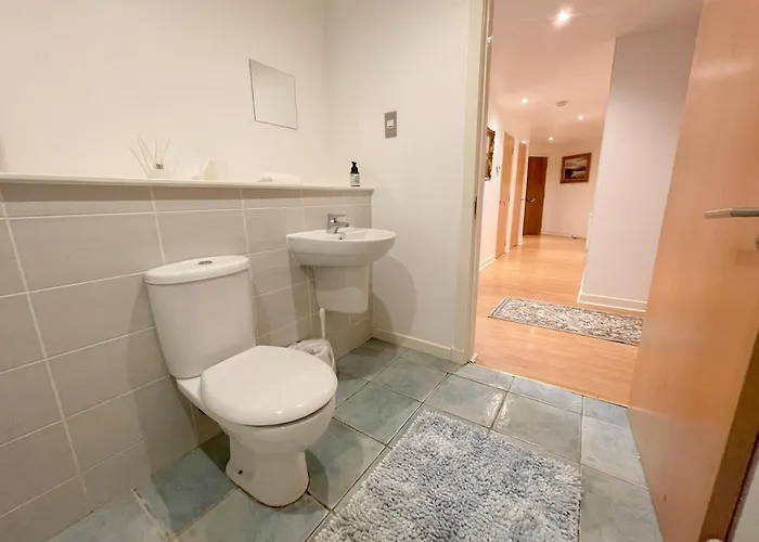 Kelvingrove 2 Bedroom - Private Parking * Glasgow