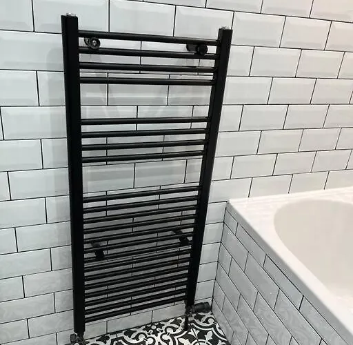 아파트 Cheerful 2 Bedroom Homely Apartment, Sleeps 4 Guest Comfy, 3x Double Bed, Parking, Free Wifi, Suitable For Business, Leisure Guest,glasgow, West End, Near Centre, Perfect For Common Wealth Games 2026 *