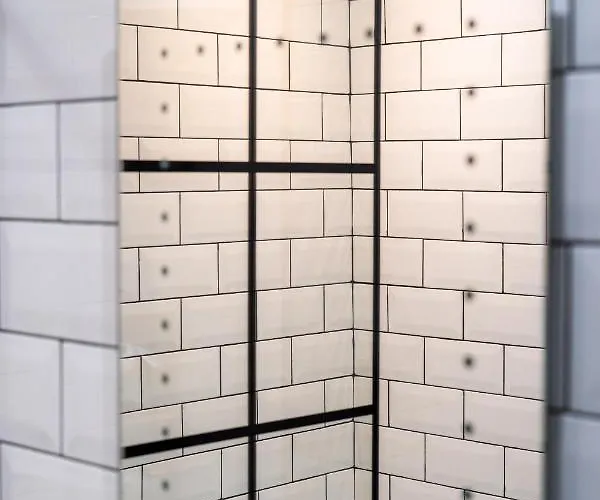 Cheerful 2 Bedroom Homely Apartment, Sleeps 4 Guest Comfy, 3x Double Bed, Parking, Free Wifi, Suitable For Business, Leisure Guest,glasgow, West End, Near Centre, Perfect For Common Wealth Games 2026