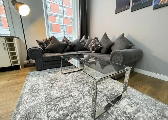 Exquisite 2br Flat Near Train Station Γλασκώβη