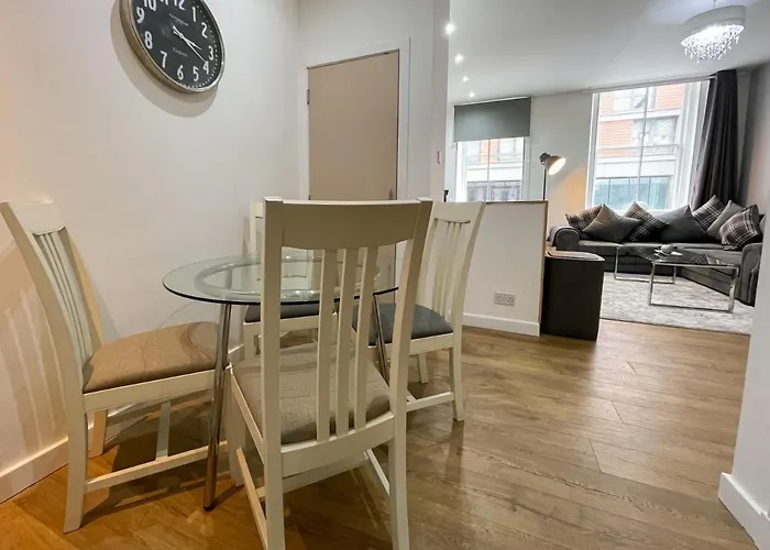 Διαμέρισμα Exquisite 2br Flat Near Train Station