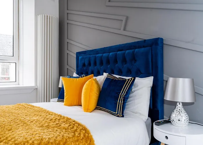 Cheerful 2 Bedroom Homely Apartment, Sleeps 4 Guest Comfy, 3x Double Bed, Parking, Free Wifi, Suitable For Business, Leisure Guest,glasgow, West End, Near Centre, Perfect For Common Wealth Games 2026 * 글라스고