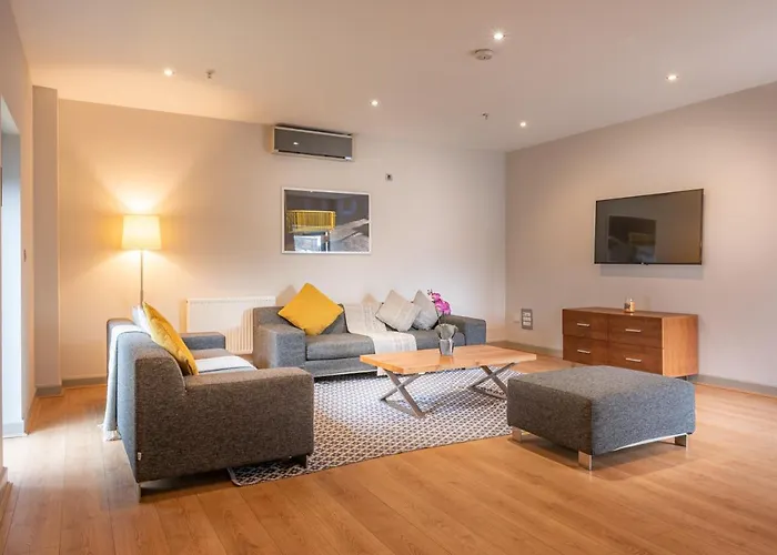 Premier George Square