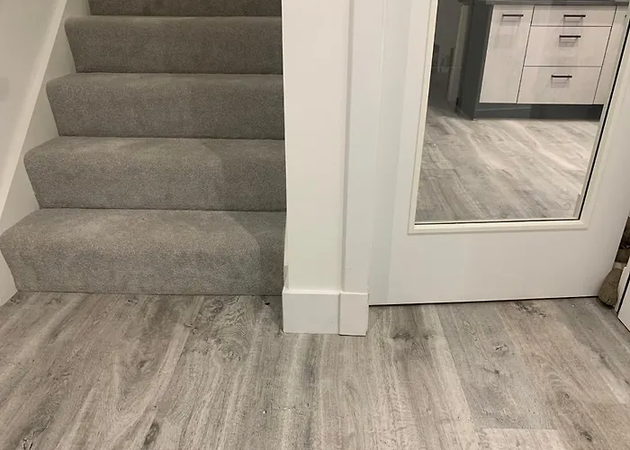 Executive Triplex House, 3 Bedroom 3 Bathrooms 1 Living Kitchen - Huge Terrace For Master Bedroom - Private E Parking Lez Congestion Zone Free - Garden - 5 Mins Drive To Centre Station *