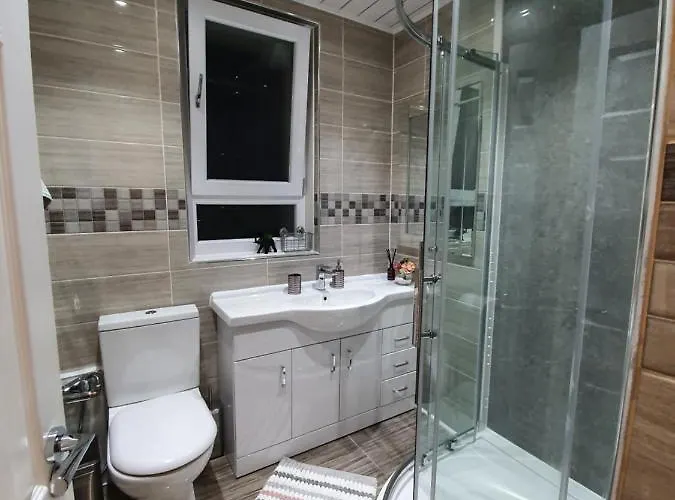 Comfortable And Modern 3 Bedroom Mid Terraced * 格拉斯哥