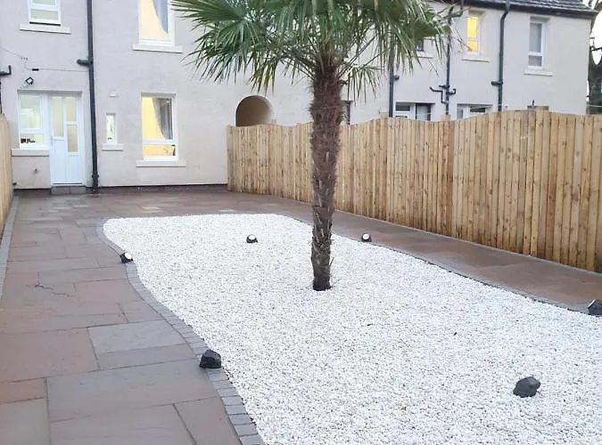 Comfortable And Modern 3 Bedroom Mid Terraced Appartamento Glasgow