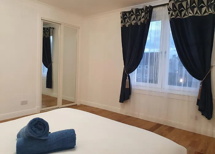 公寓 Comfortable And Modern 3 Bedroom Mid Terraced *