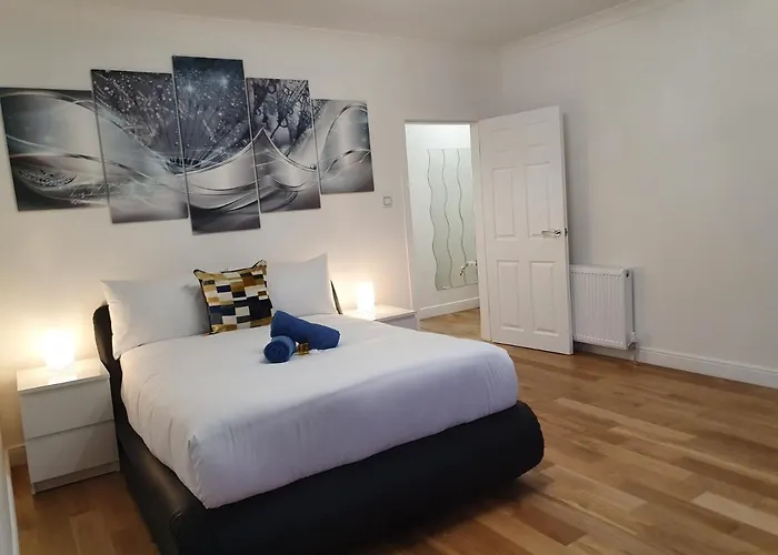 Comfortable And Modern 3 Bedroom Mid Terraced Διαμέρισμα *