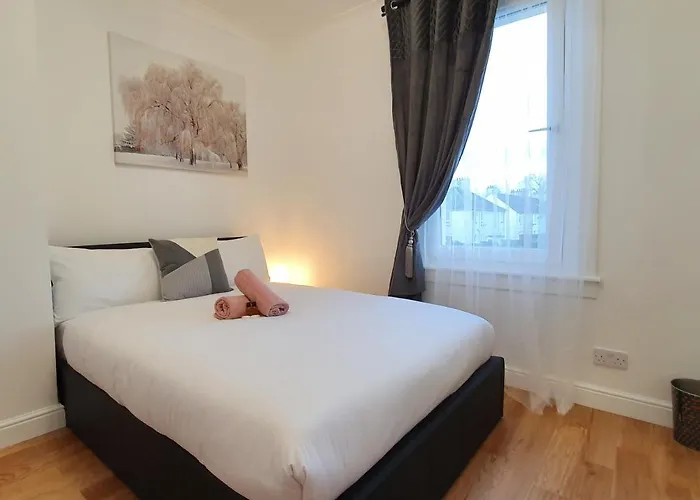 Comfortable And Modern 3 Bedroom Mid Terraced * 格拉斯哥