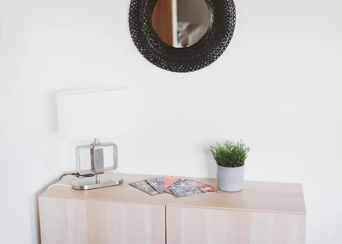 Lovely 2-bed Flat Harbour Free Parking - Pass The Keys Lägenhet Glasgow