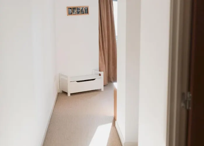 Lovely 2-bed Flat Harbour Free Parking - Pass The Keys *