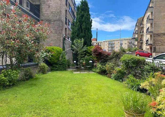 Chic Flat With Balcony Close To Merchant * Glasgow