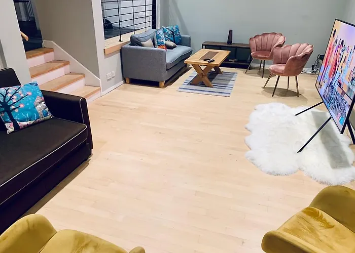 Centre G1 Penthouse With Riverviews - Duplex - 4 Bedrooms, 3 Bathrooms, Kitchen, 1 Living Room, 1 Dining Room, 2 Terraces, Parking, Floor, 2050 Sq Ft, Merchant グラスゴー