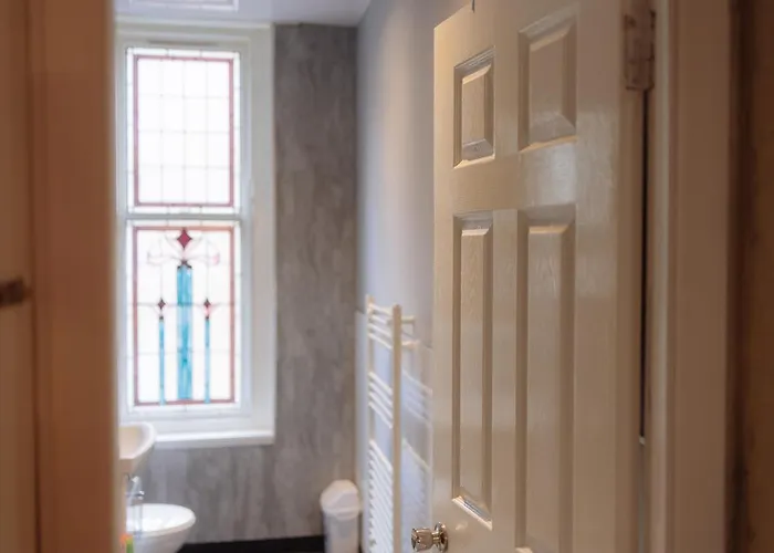 Bright Modern 2-bed Serviced In Heart Of West End Sse Hydro Botanic Gardens Lägenhet *