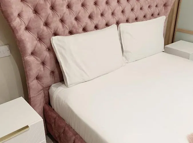 Centre G1 Penthouse With Riverviews - Duplex - 4 Bedrooms, 3 Bathrooms, Kitchen, 1 Living Room, 1 Dining Room, 2 Terraces, Parking, Floor, 2050 Sq Ft, Merchant Glasgow