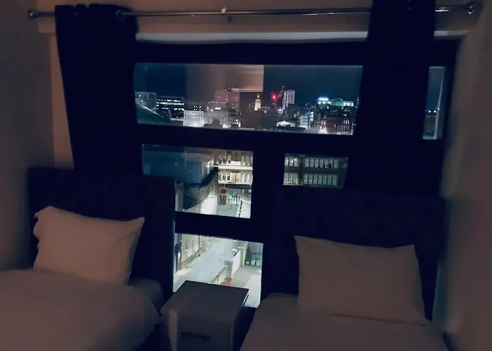 Appartamento Centre G1 Penthouse With Riverviews - Duplex - 4 Bedrooms, 3 Bathrooms, Kitchen, 1 Living Room, 1 Dining Room, 2 Terraces, Parking, Floor, 2050 Sq Ft, Merchant Glasgow