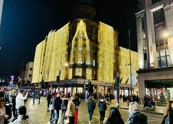 Centre G1 Penthouse With Riverviews - Duplex - 4 Bedrooms, 3 Bathrooms, Kitchen, 1 Living Room, 1 Dining Room, 2 Terraces, Parking, Floor, 2050 Sq Ft, Merchant * グラスゴー