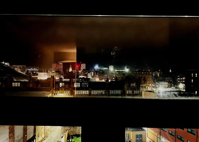 Appartamento Centre G1 Penthouse With Riverviews - Duplex - 4 Bedrooms, 3 Bathrooms, Kitchen, 1 Living Room, 1 Dining Room, 2 Terraces, Parking, Floor, 2050 Sq Ft, Merchant Glasgow