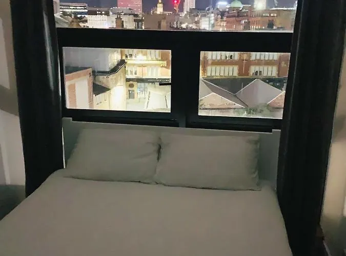 Appartamento Centre G1 Penthouse With Riverviews - Duplex - 4 Bedrooms, 3 Bathrooms, Kitchen, 1 Living Room, 1 Dining Room, 2 Terraces, Parking, Floor, 2050 Sq Ft, Merchant *